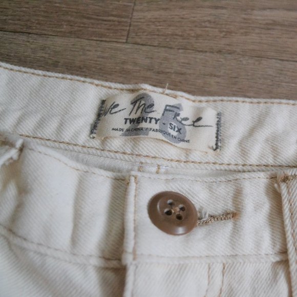 NWT Free People Caroline Ecru Seeded Cream Distressed Bermuda Shorts Size 26 - Picture 5 of 6